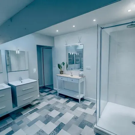 De 95m2 Au Coeur Du Pays D'auge, En Normandie Avec Piscine Et Jacuzzi