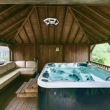 De 95m2 Au Coeur Du Pays D'auge, En Normandie Avec Piscine Et Jacuzzi *