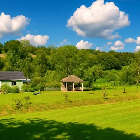 De 95m2 Au Coeur Du Pays D'auge, En Normandie Avec Piscine Et Jacuzzi