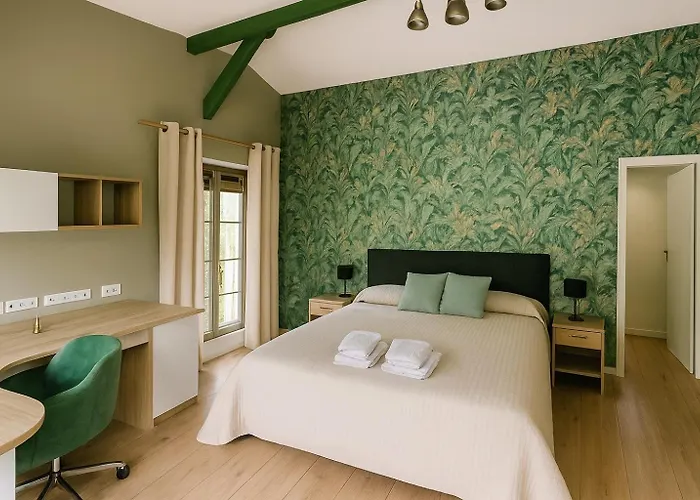 De 95m2 Au Coeur Du Pays D'auge, En Normandie Avec Piscine Et Jacuzzi *