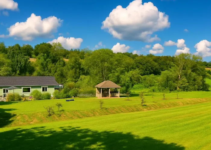 De 95m2 Au Coeur Du Pays D'auge, En Normandie Avec Piscine Et Jacuzzi